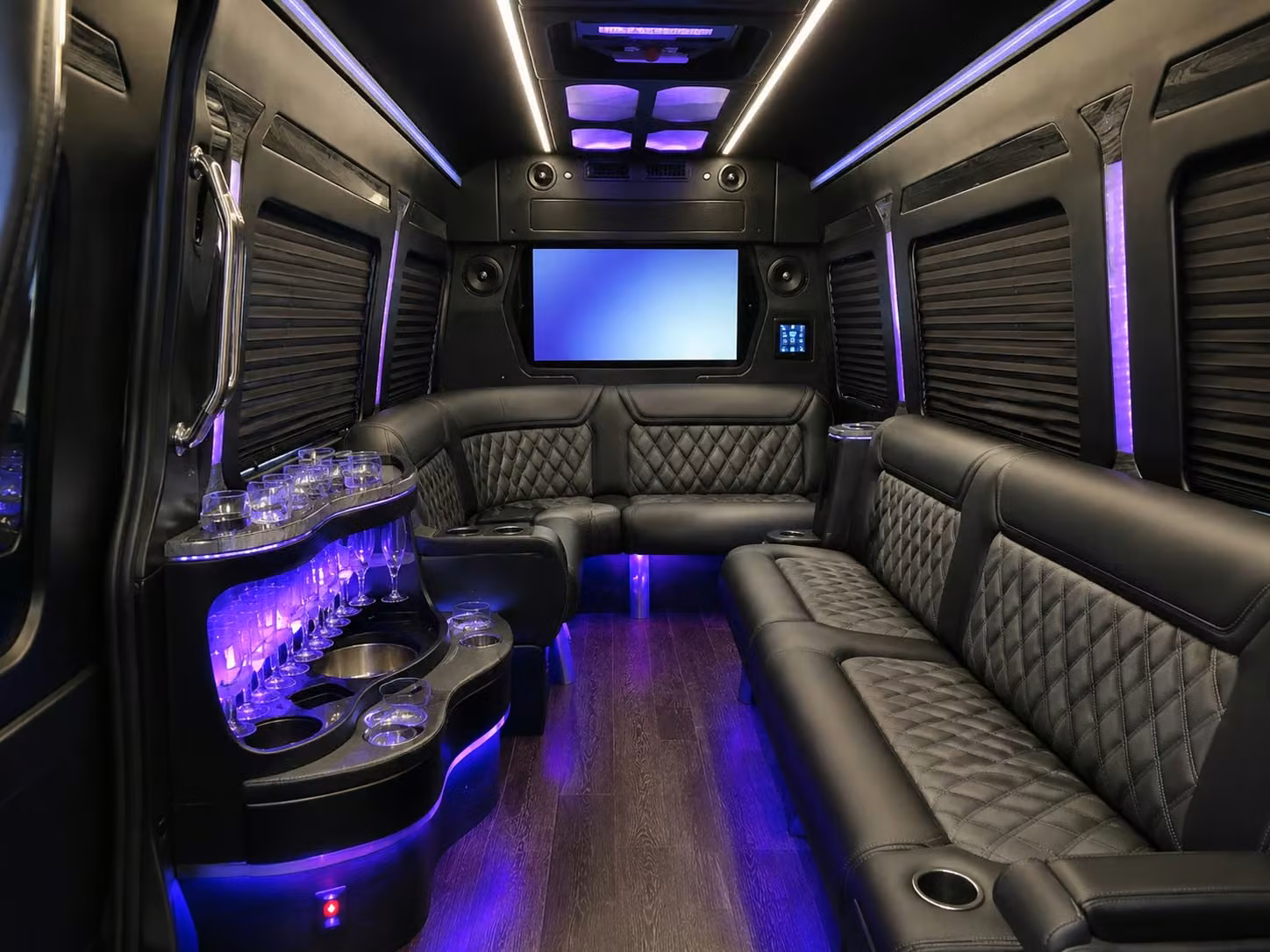 sammamishcharterbuscompany com is the go to for sammamish prom transportation that actually fits your budget